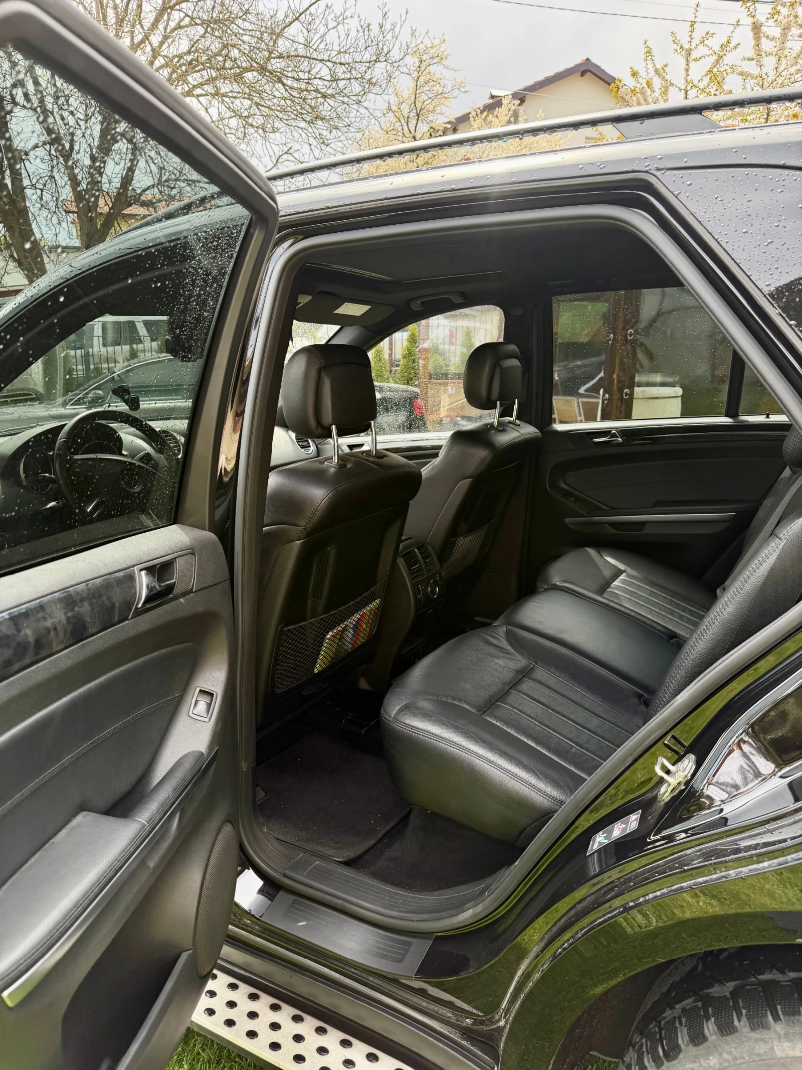 Mercedes-Benz ML 320 Edition 10 Sport Всички екстри, снимка 15 - Автомобили и джипове - 54490538