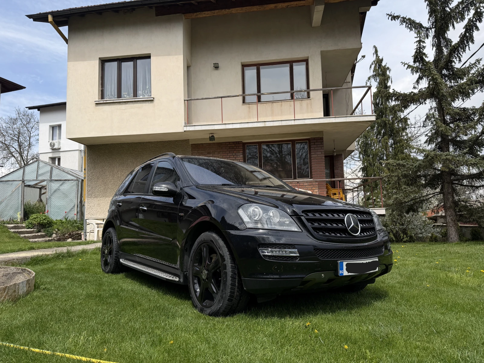 Mercedes-Benz ML 320 Edition 10 Sport Всички екстри, снимка 4 - Автомобили и джипове - 54490538