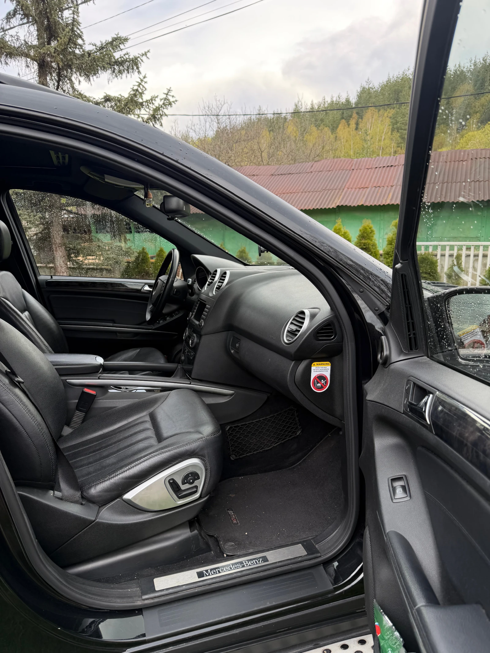 Mercedes-Benz ML 320 Edition 10 Sport Всички екстри, снимка 14 - Автомобили и джипове - 54490538