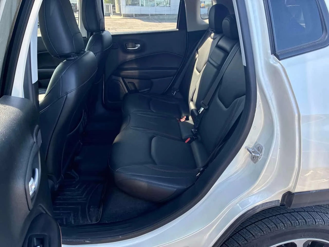 Jeep Compass LIMITED /CARFAX/Панорама/Кожа/Подгрев/КЛИП, снимка 12 - Автомобили и джипове - 54712775