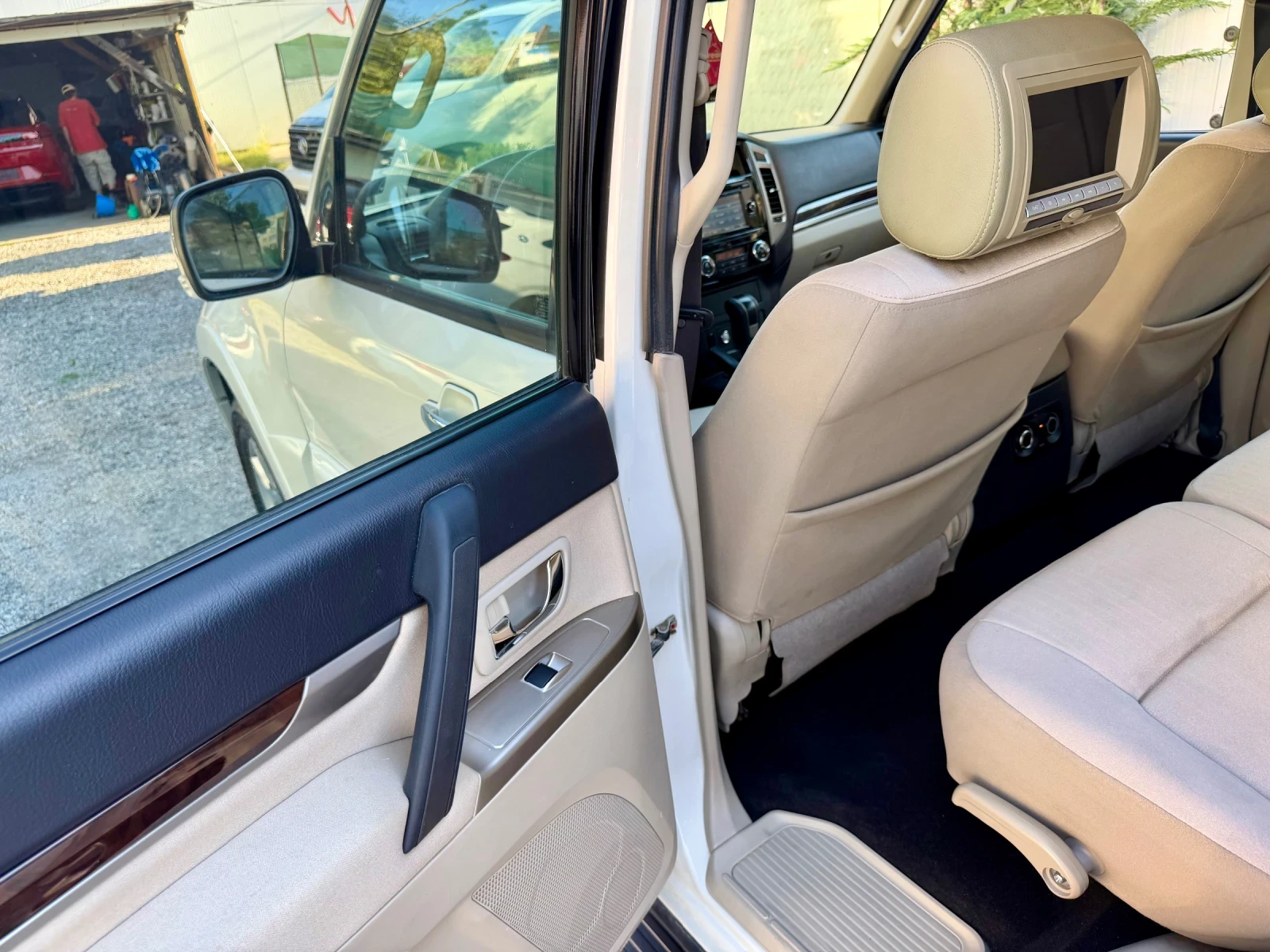 Mitsubishi Pajero Pajero 3.6 , снимка 11 - Автомобили и джипове - 55583321