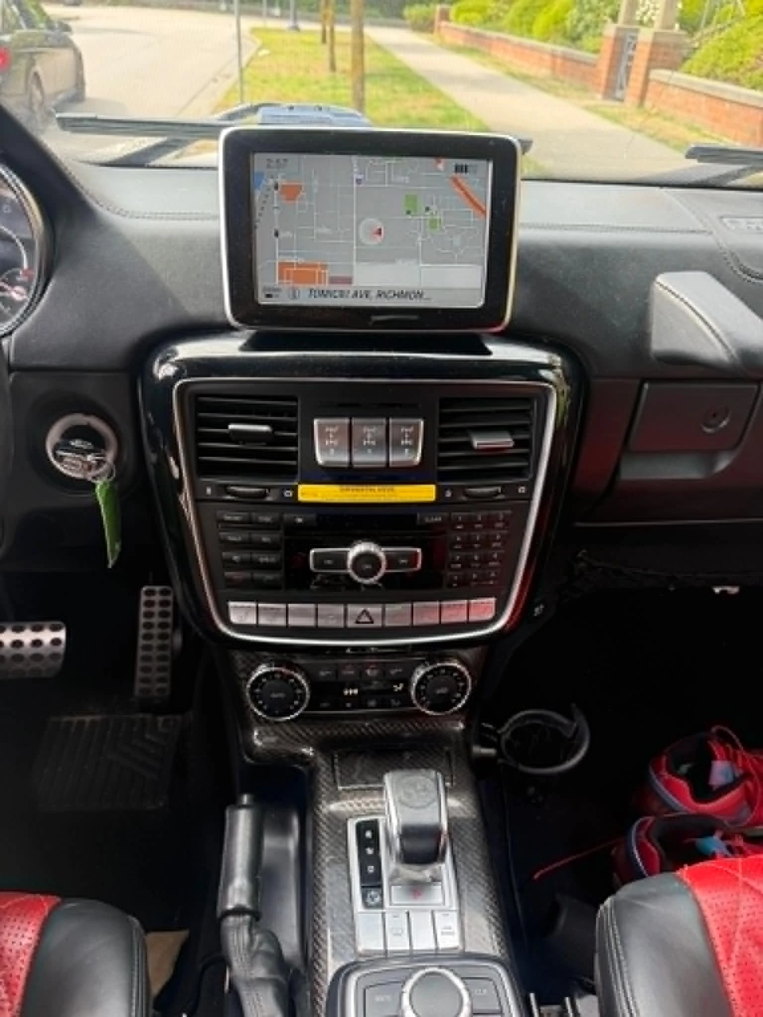 Mercedes-Benz G 63 AMG * АВТОКРЕДИТ БЕЗ ПЪРВОНАЧАЛНА ВНОСКА* , снимка 10 - Автомобили и джипове - 55919880