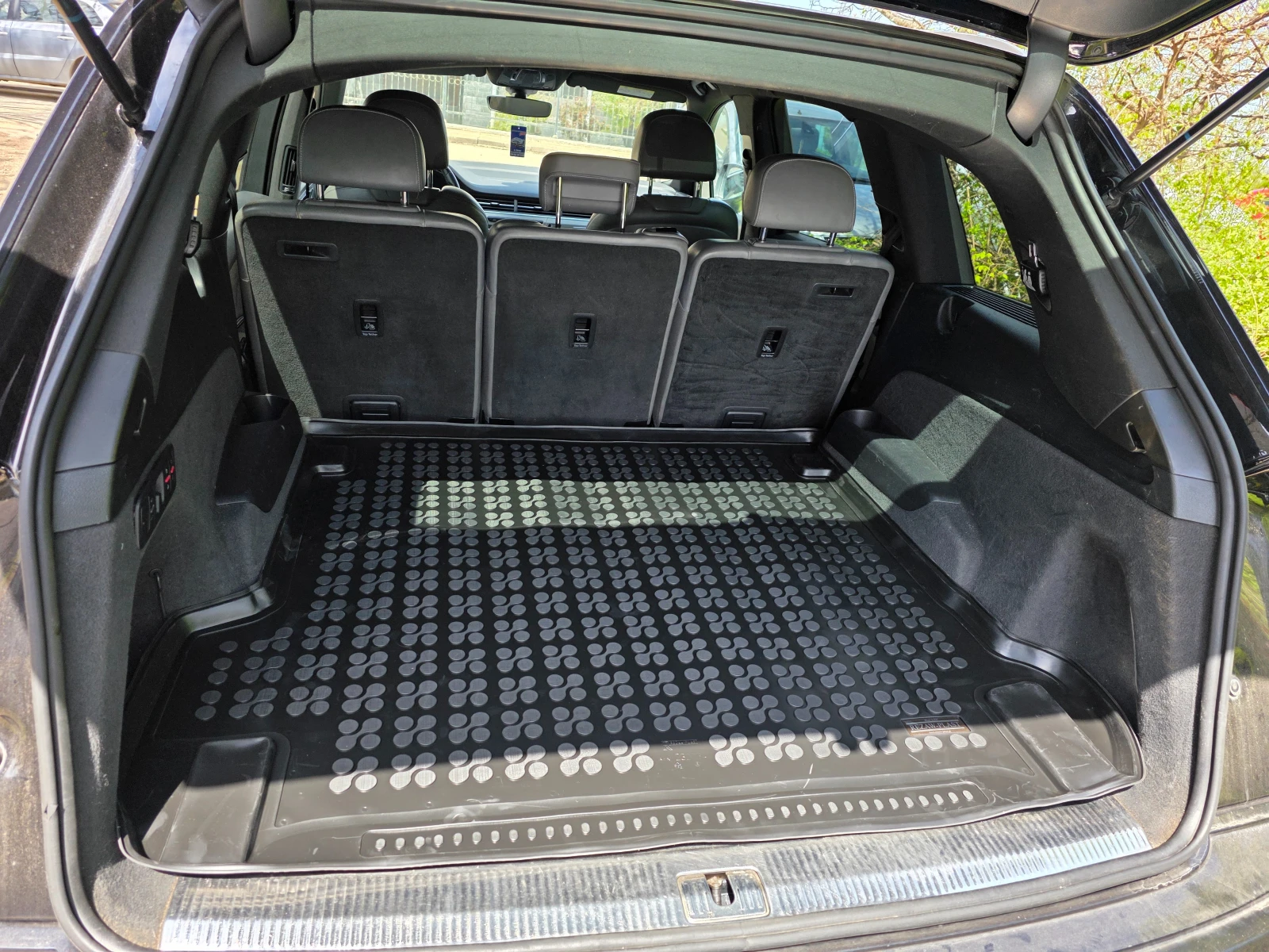 Audi Q7 3.0TDI S-line Virtual Въздух 7 места, снимка 12 - Автомобили и джипове - 56075601