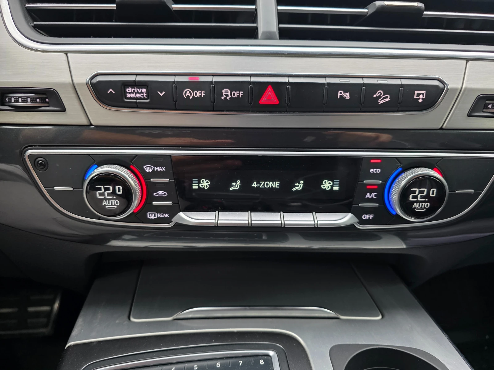 Audi Q7 3.0TDI S-line Virtual Въздух 7 места, снимка 13 - Автомобили и джипове - 56075601