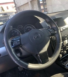 Opel Astra 1.9 d 150 к с 6 ск, снимка 8