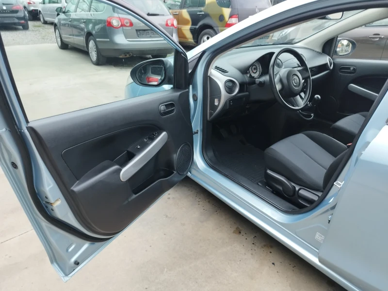 Mazda 2 1350, снимка 9 - Автомобили и джипове - 47153272