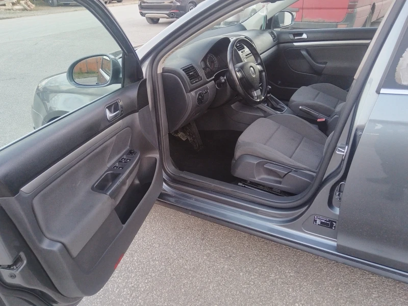 VW Golf 1.9 TDI 105к.с, снимка 10 - Автомобили и джипове - 47513311