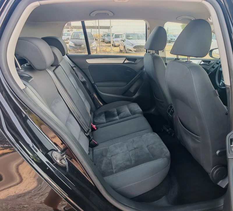 VW Golf 1.6 ДИЗЕЛ 105КС. HIGHLINE! УНИКАЛНО СЪСТОЯНИЕ!, снимка 13 - Автомобили и джипове - 51449319