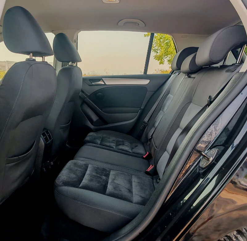 VW Golf 1.6 ДИЗЕЛ 105КС. HIGHLINE! УНИКАЛНО СЪСТОЯНИЕ!, снимка 14 - Автомобили и джипове - 51449319