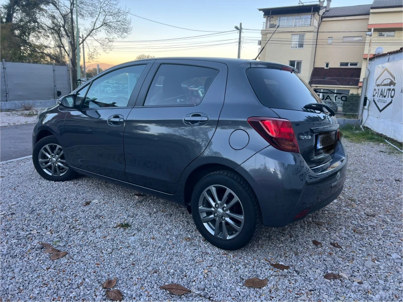 Toyota Yaris 1.3-NAVI FULL, снимка 6 - Автомобили и джипове - 52256174