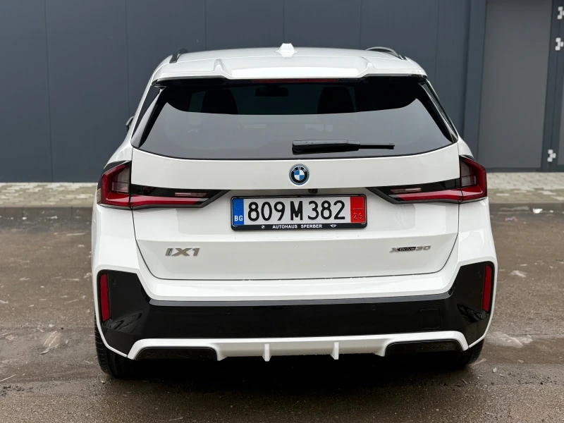 BMW iX1 iX1 xDrive30= M-Sport= Гаранция= 11000км= Лизинг., снимка 8 - Автомобили и джипове - 53398972