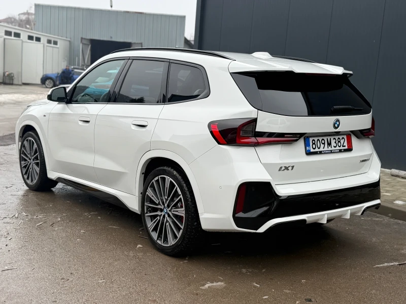 BMW iX1 iX1 xDrive30= M-Sport= Гаранция= 11000км= Лизинг., снимка 9 - Автомобили и джипове - 53398972