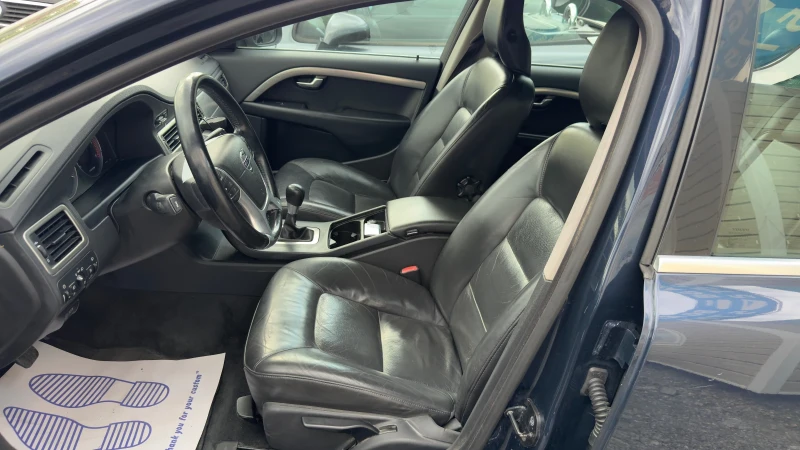 Volvo V70, снимка 8 - Автомобили и джипове - 53452955