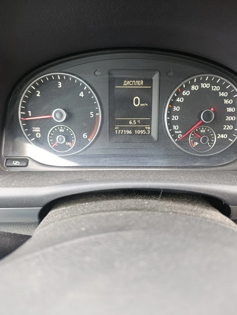 VW Touran, снимка 3 - Автомобили и джипове - 53496047