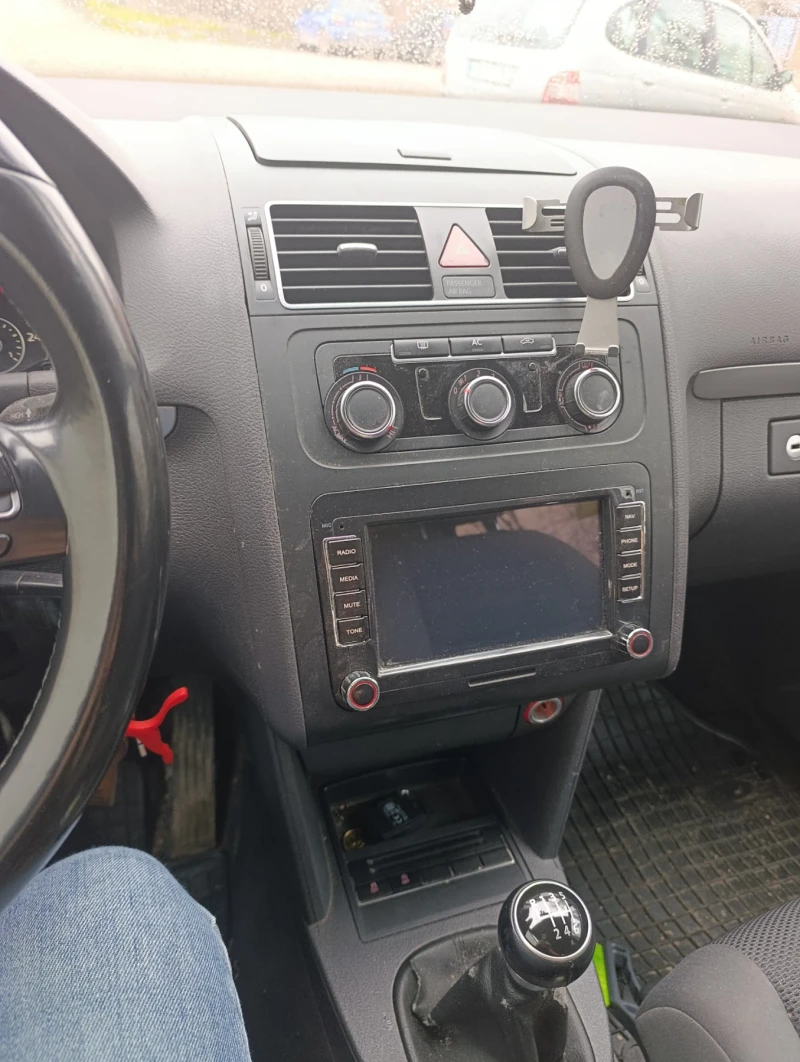 VW Touran, снимка 4 - Автомобили и джипове - 53496047