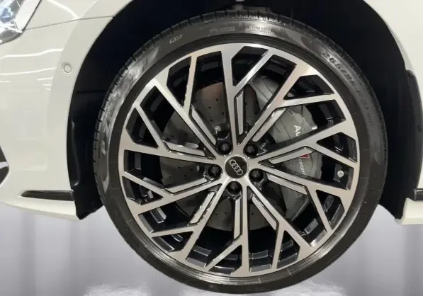 Audi S8 Quattro = Black Optic Plus = Гаранция, снимка 4 - Автомобили и джипове - 55000981
