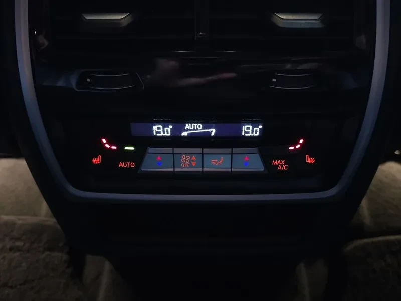 BMW XM, снимка 9 - Автомобили и джипове - 55173069
