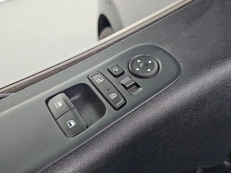 Hyundai Staria * 5МЕСТЕН* ДИЗЕЛ* , снимка 13 - Автомобили и джипове - 55662701