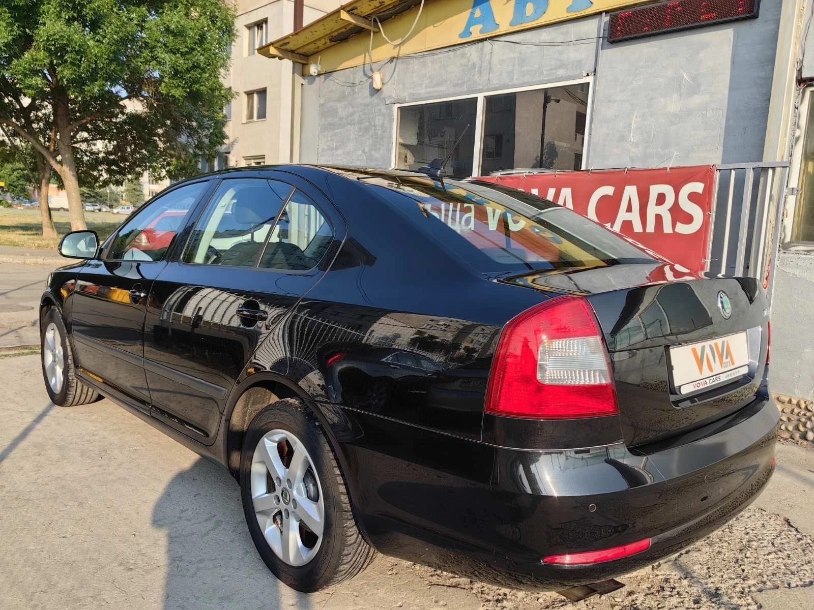 Skoda Octavia 1.8TSI-160к.с* Нави* Автопилот* Климатроник* Подгр - изображение 2