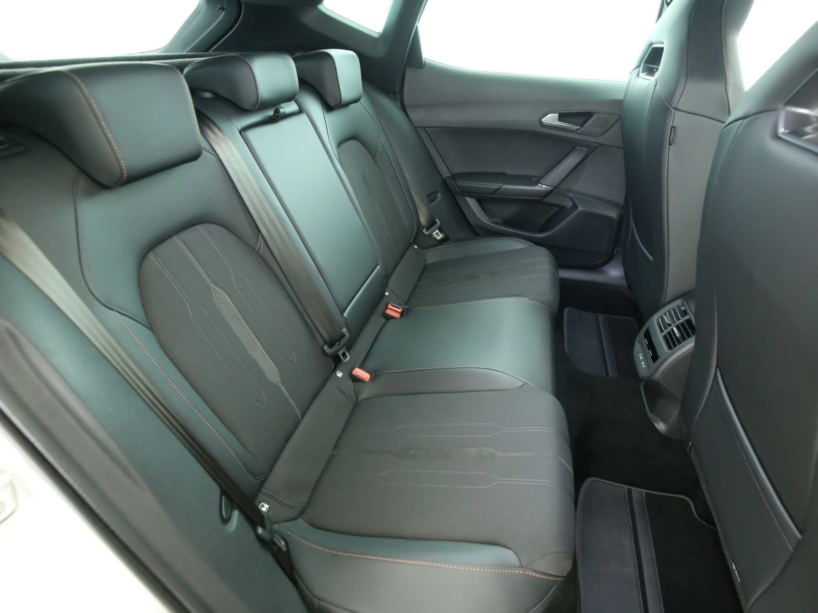 Cupra Formentor 1.4 e-Hybrid* DISTRONIC* KEYLESS* CARPLAY*  | Mobile.bg   11