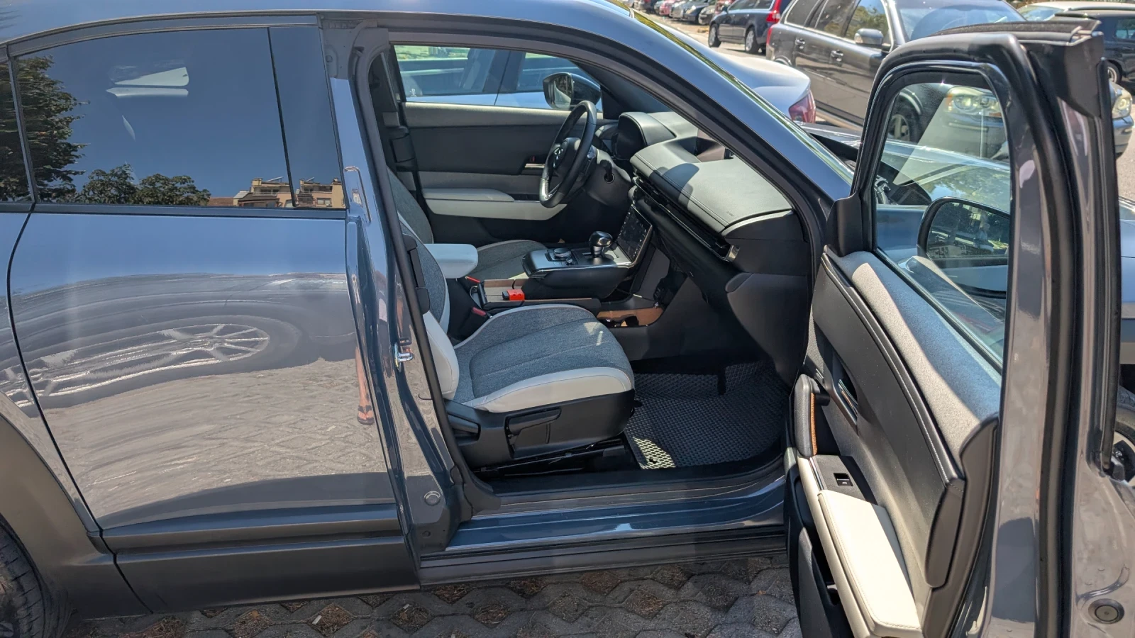 Mazda MX-30  - изображение 5