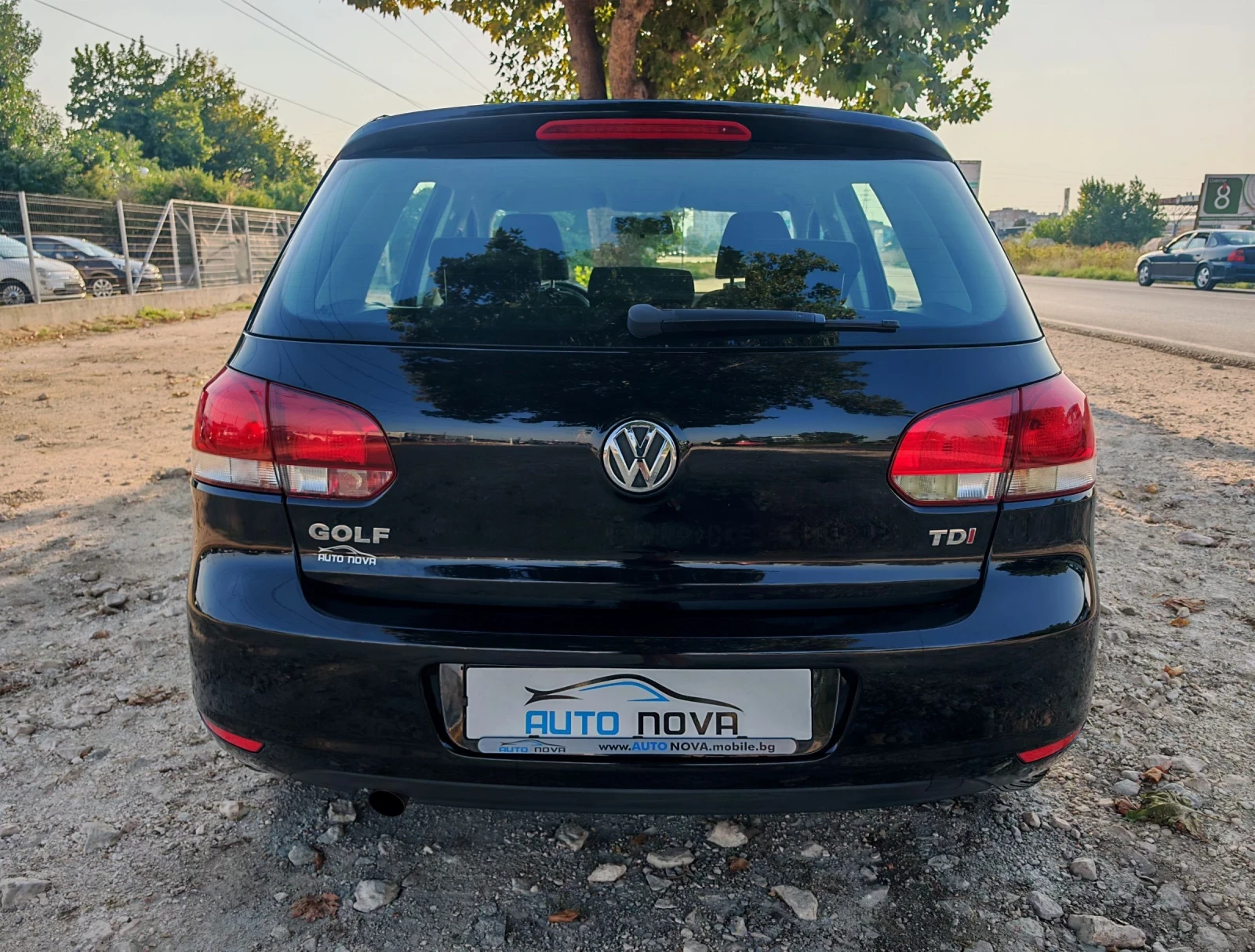 VW Golf 1.6 ДИЗЕЛ 105КС. HIGHLINE! УНИКАЛНО СЪСТОЯНИЕ! - изображение 5