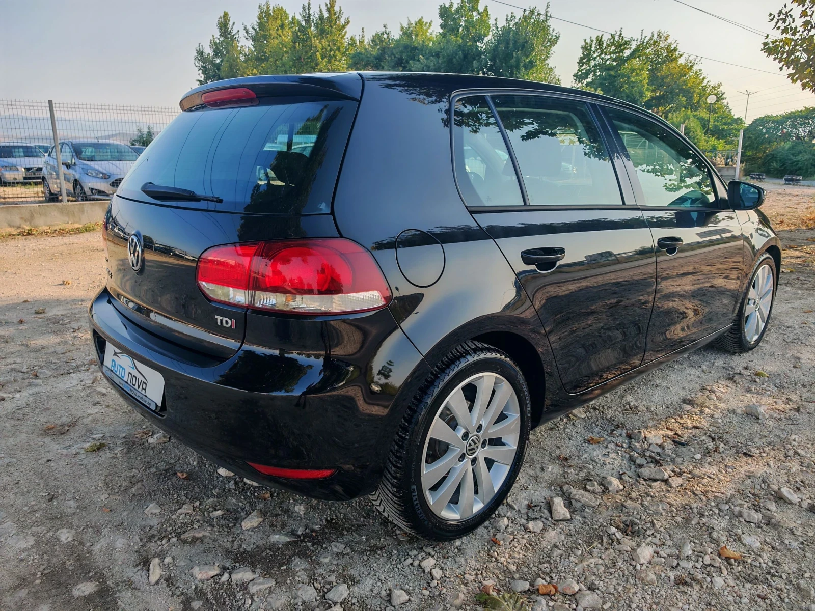 VW Golf 1.6 ДИЗЕЛ 105КС. HIGHLINE! УНИКАЛНО СЪСТОЯНИЕ! - изображение 4
