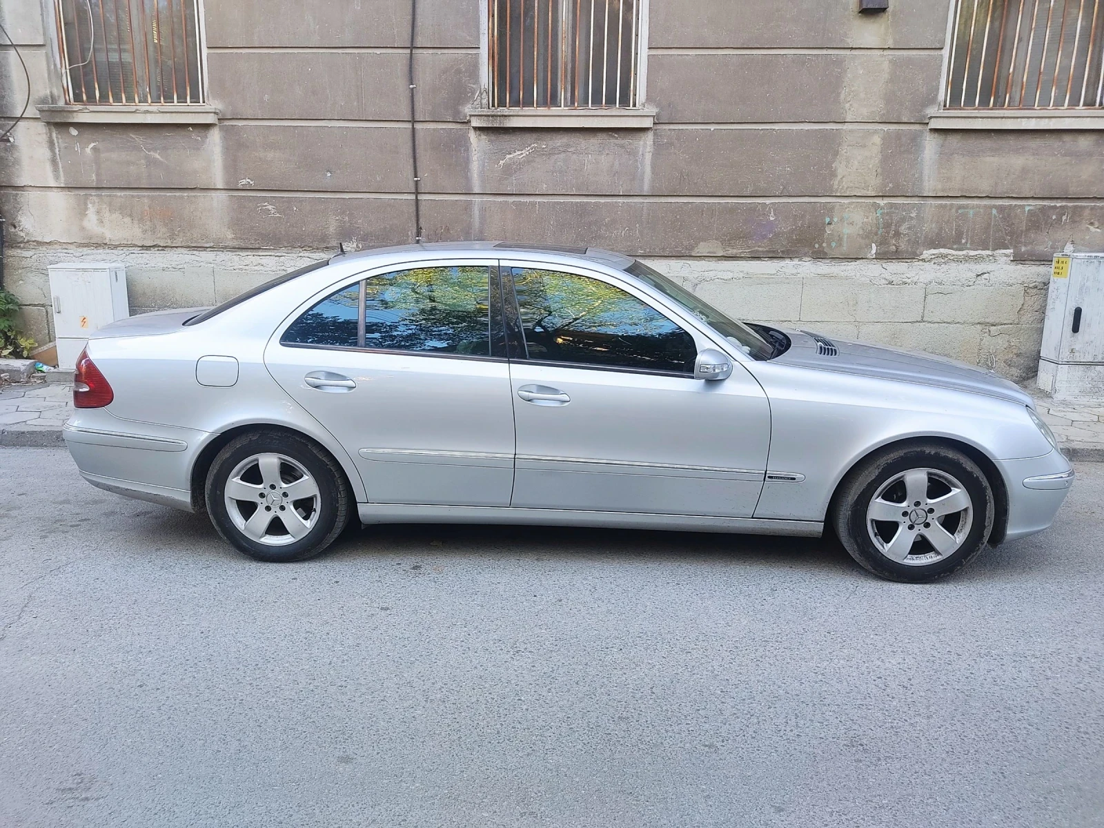 Mercedes-Benz E 270 2.7 - изображение 3
