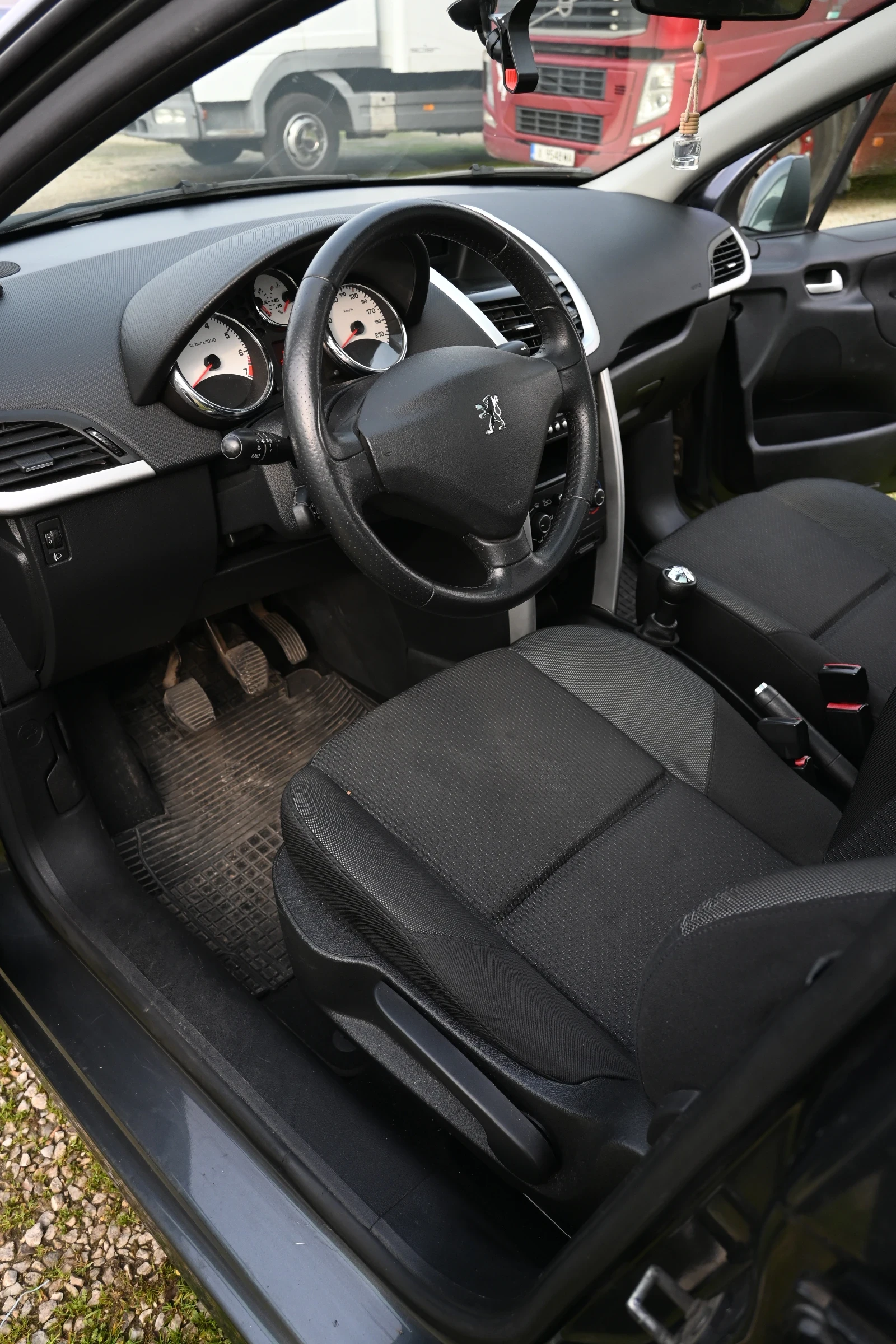 Peugeot 207  - изображение 8