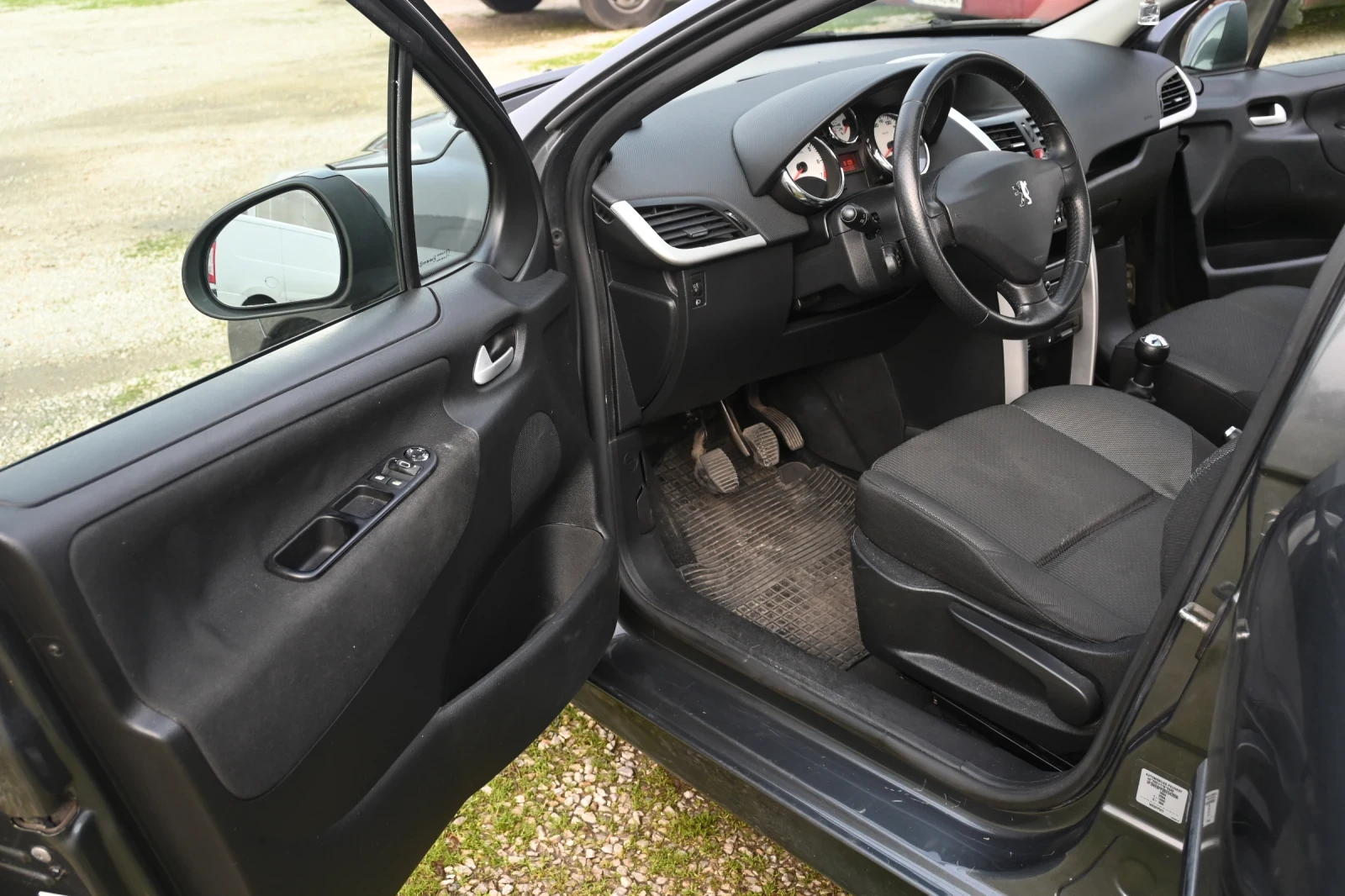 Peugeot 207  - изображение 10