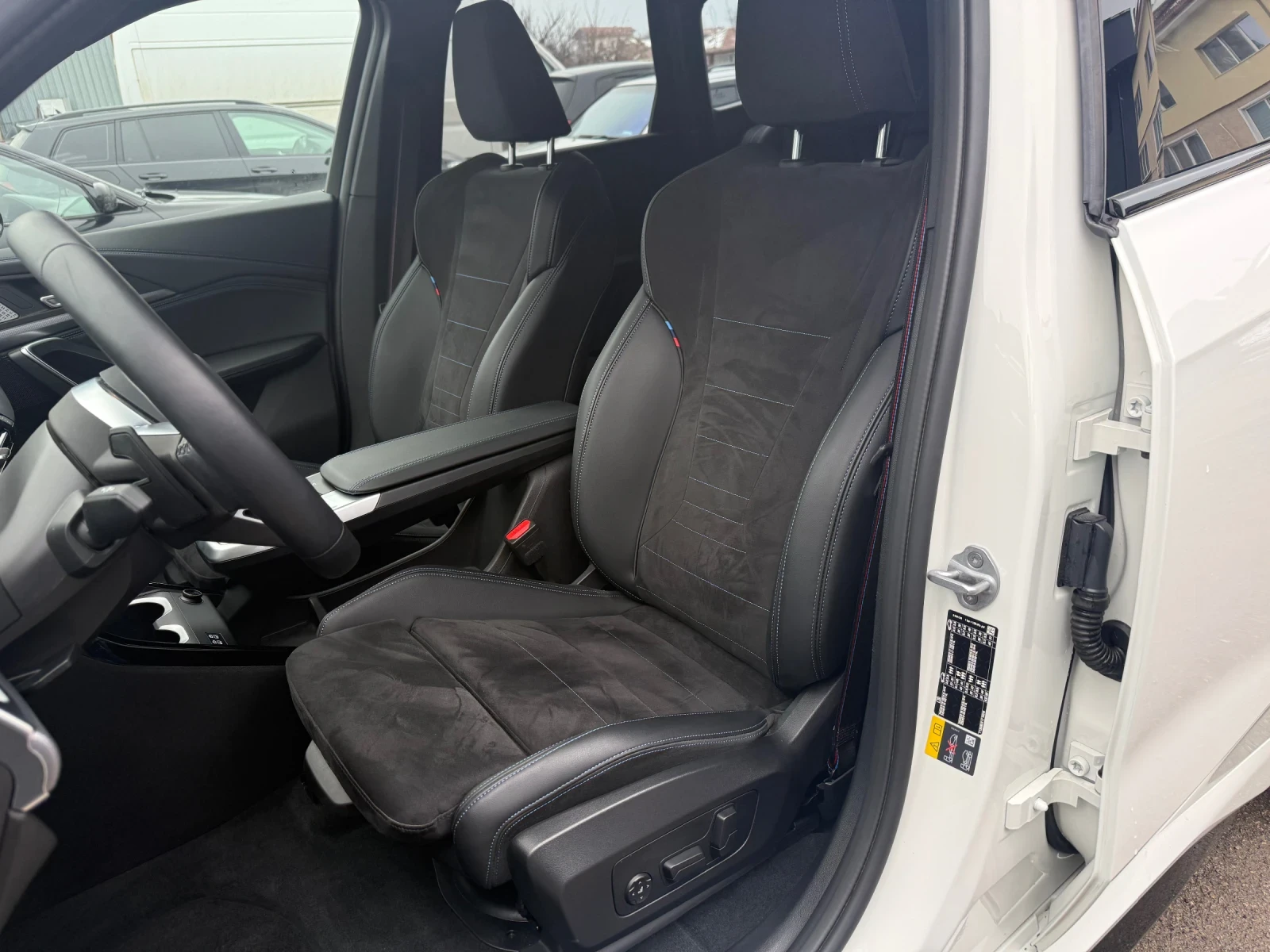 BMW iX1 iX1 xDrive30= M-Sport= ��������= 11000��= ������. | Mobile.bg � ����������� 14