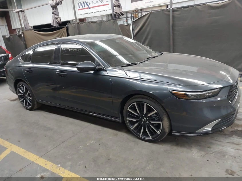 Honda Accord Hybrid Touring, снимка 13 - Автомобили и джипове - 53944072