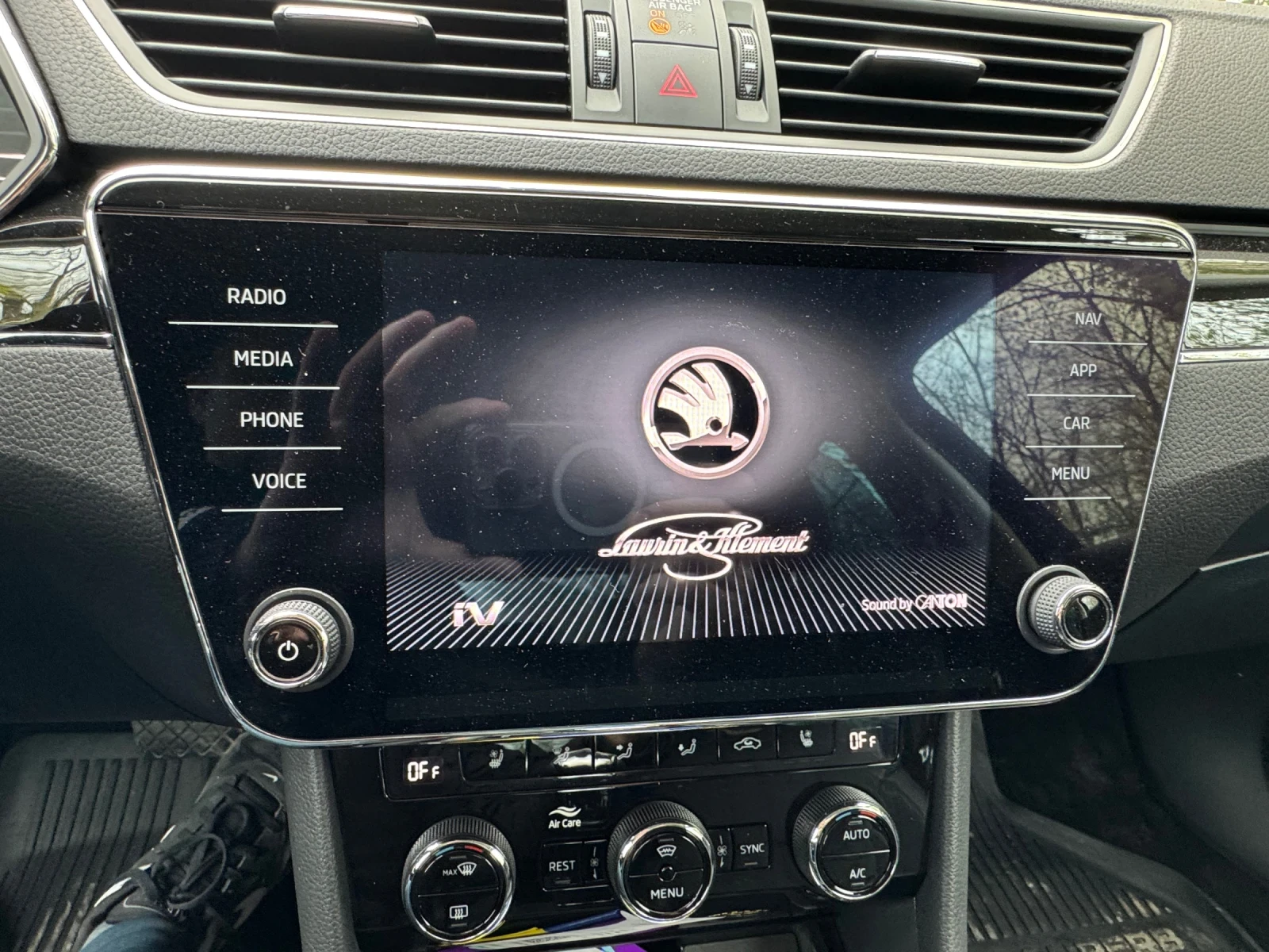 Skoda Superb Laurent&Klement, снимка 7 - Автомобили и джипове - 54442189