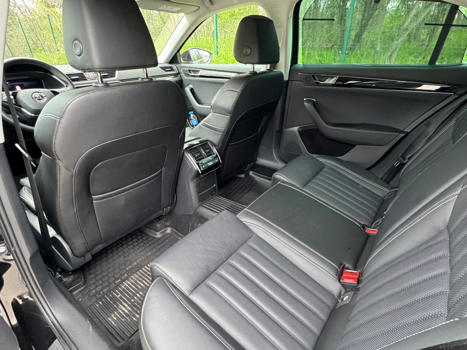 Skoda Superb Laurent&Klement, снимка 8 - Автомобили и джипове - 54442189