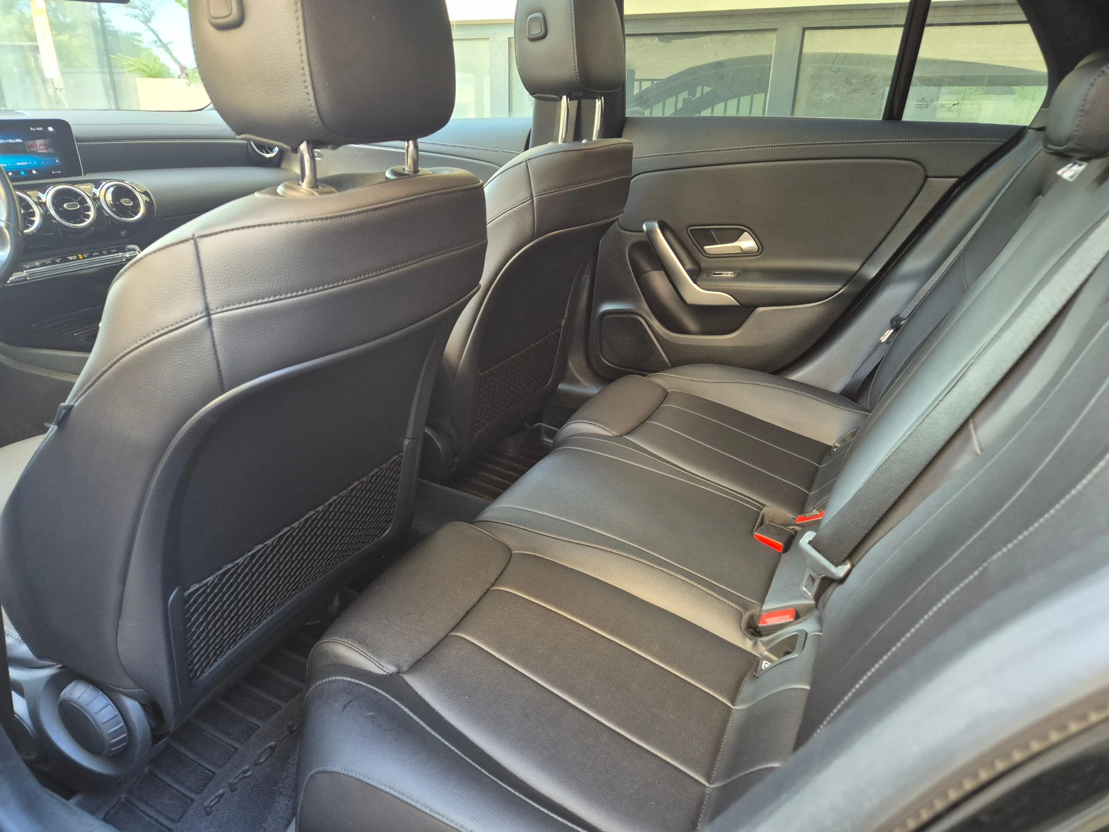 Mercedes-Benz CLA 200 shootingbrake, снимка 3 - Автомобили и джипове - 54809586