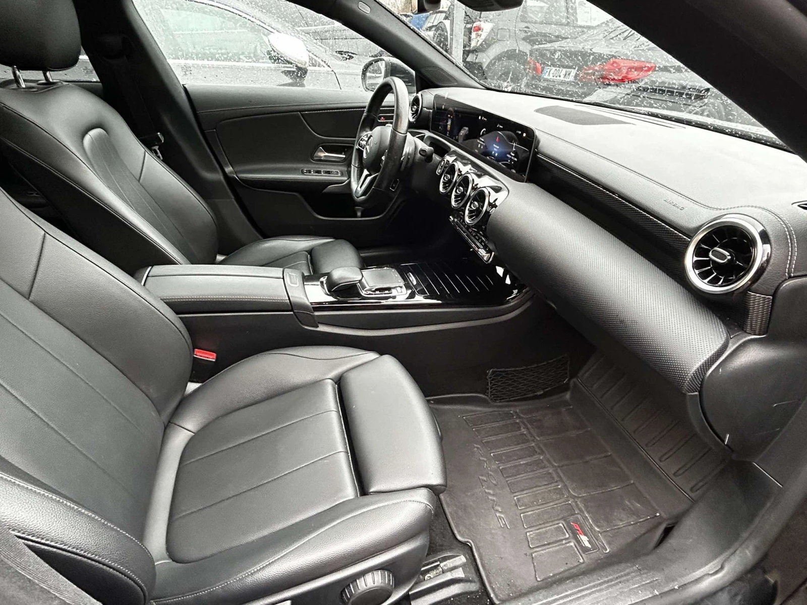 Mercedes-Benz CLA 200 shootingbrake, снимка 2 - Автомобили и джипове - 54809586