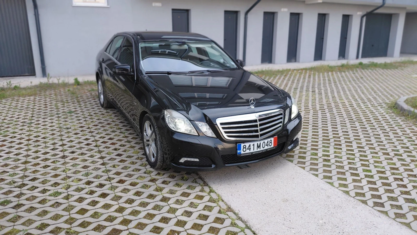 Mercedes-Benz E 350 Avangard, снимка 9 - Автомобили и джипове - 55228604