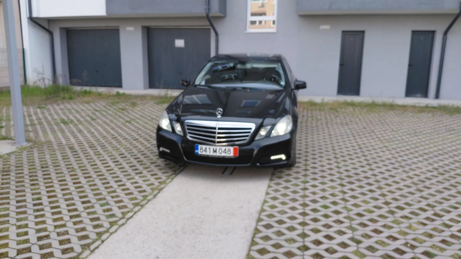 Mercedes-Benz E 350 Avangard, снимка 10 - Автомобили и джипове - 55228604