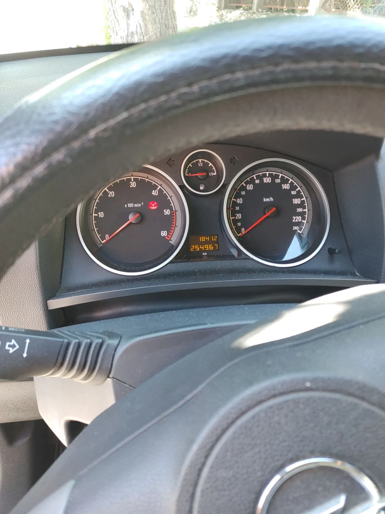 Opel Zafira 1.9, снимка 5 - Автомобили и джипове - 55993415