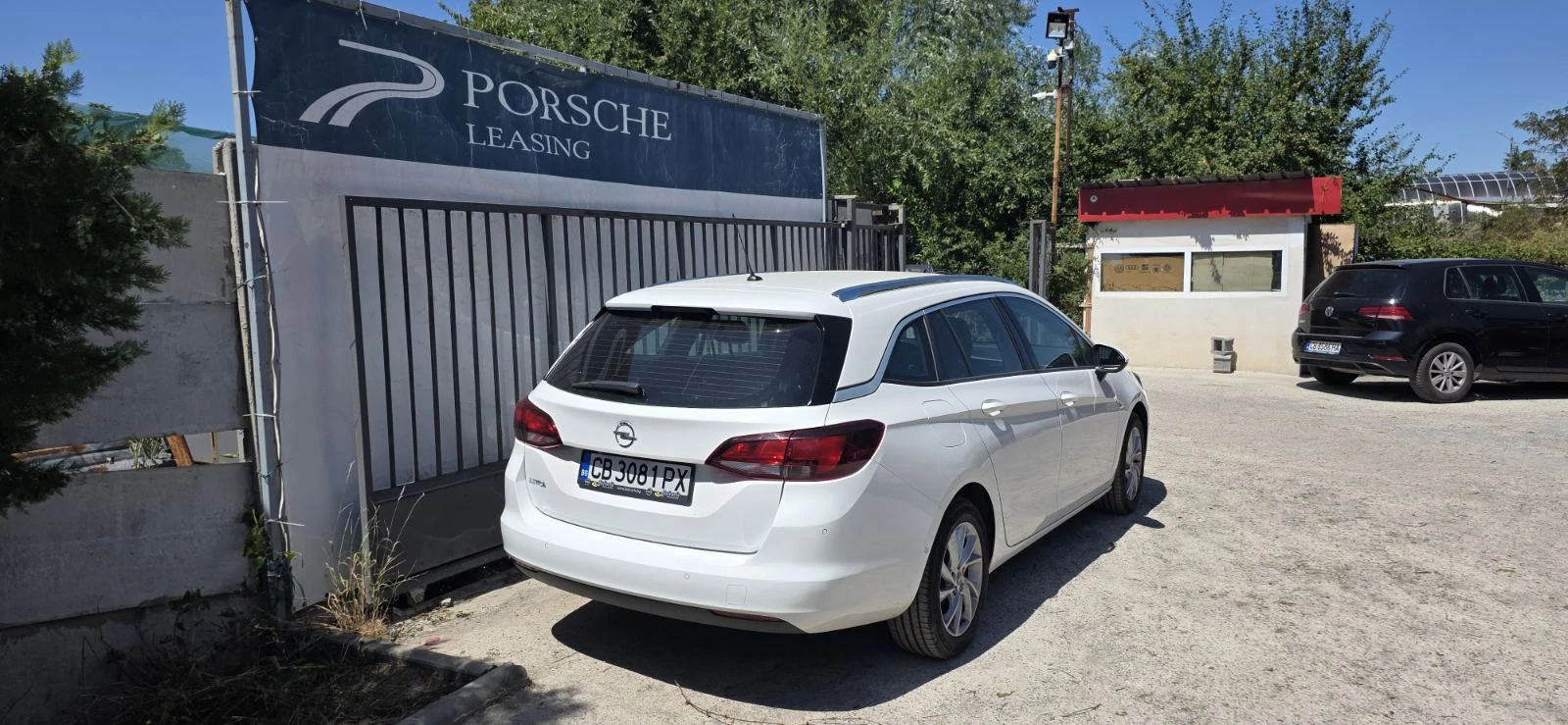 Opel Astra  Elegance 1.2, снимка 3 - Автомобили и джипове - 56117872