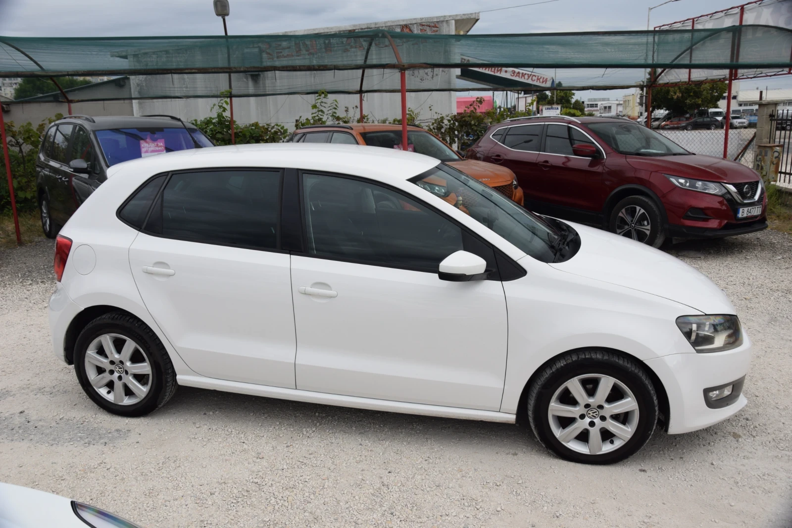 VW Polo 1.6 TDI AUTOMATIC , снимка 8 - Автомобили и джипове - 56179797