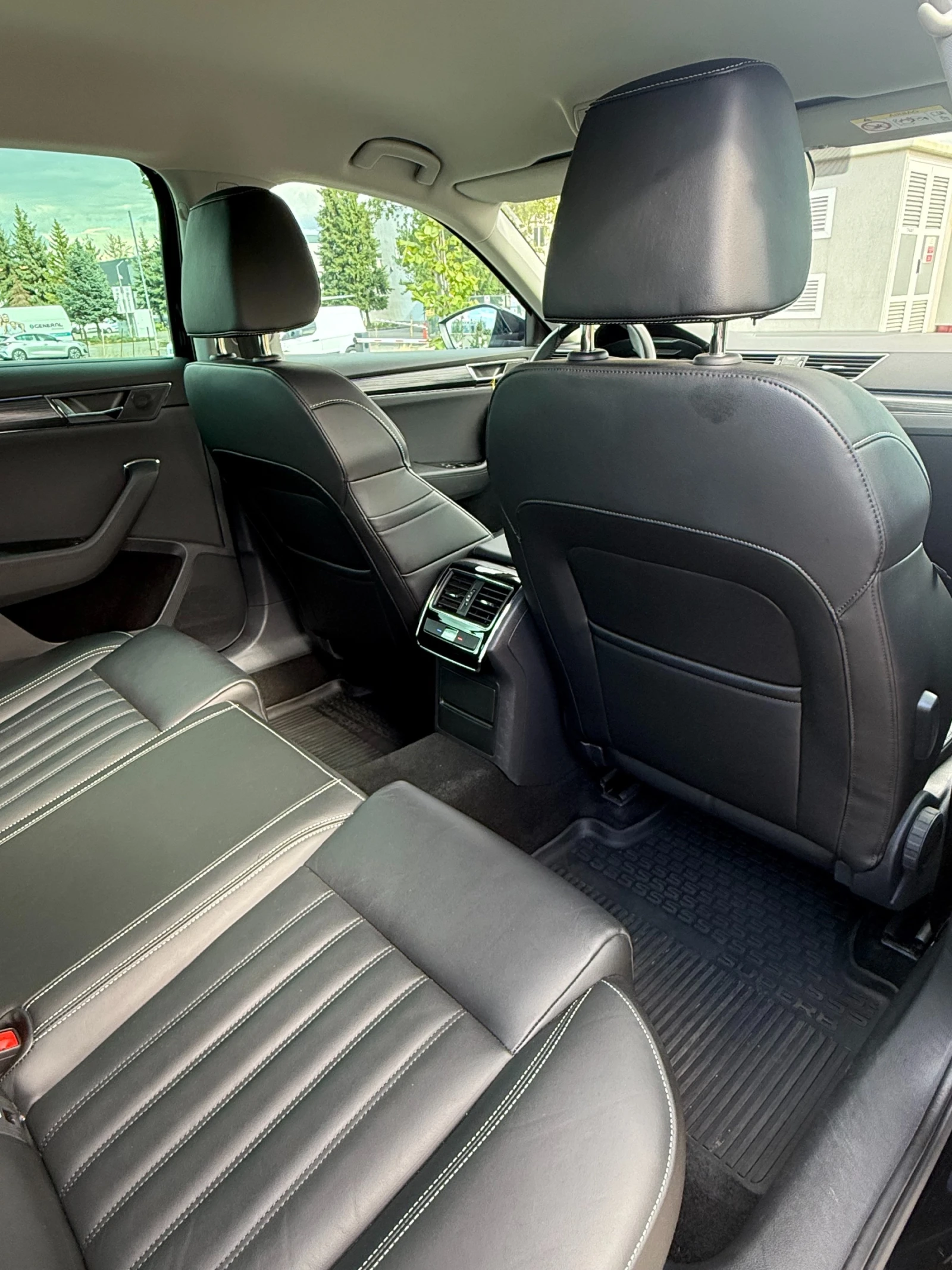 Skoda Superb 2.0TDI 7DSG 4x4 200к.с, снимка 12 - Автомобили и джипове - 56185295