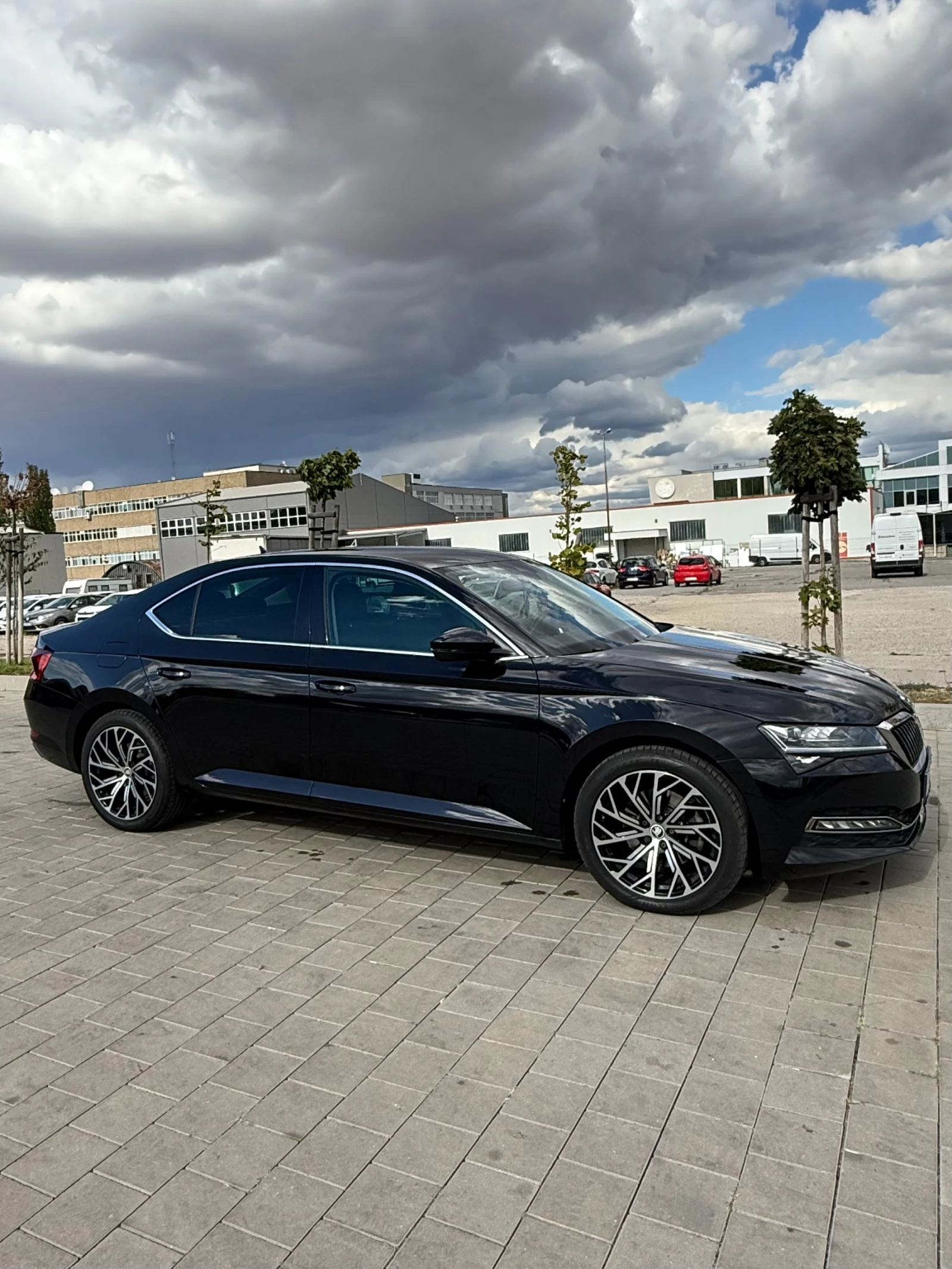 Skoda Superb 2.0TDI 7DSG 4x4 200к.с, снимка 4 - Автомобили и джипове - 56185295