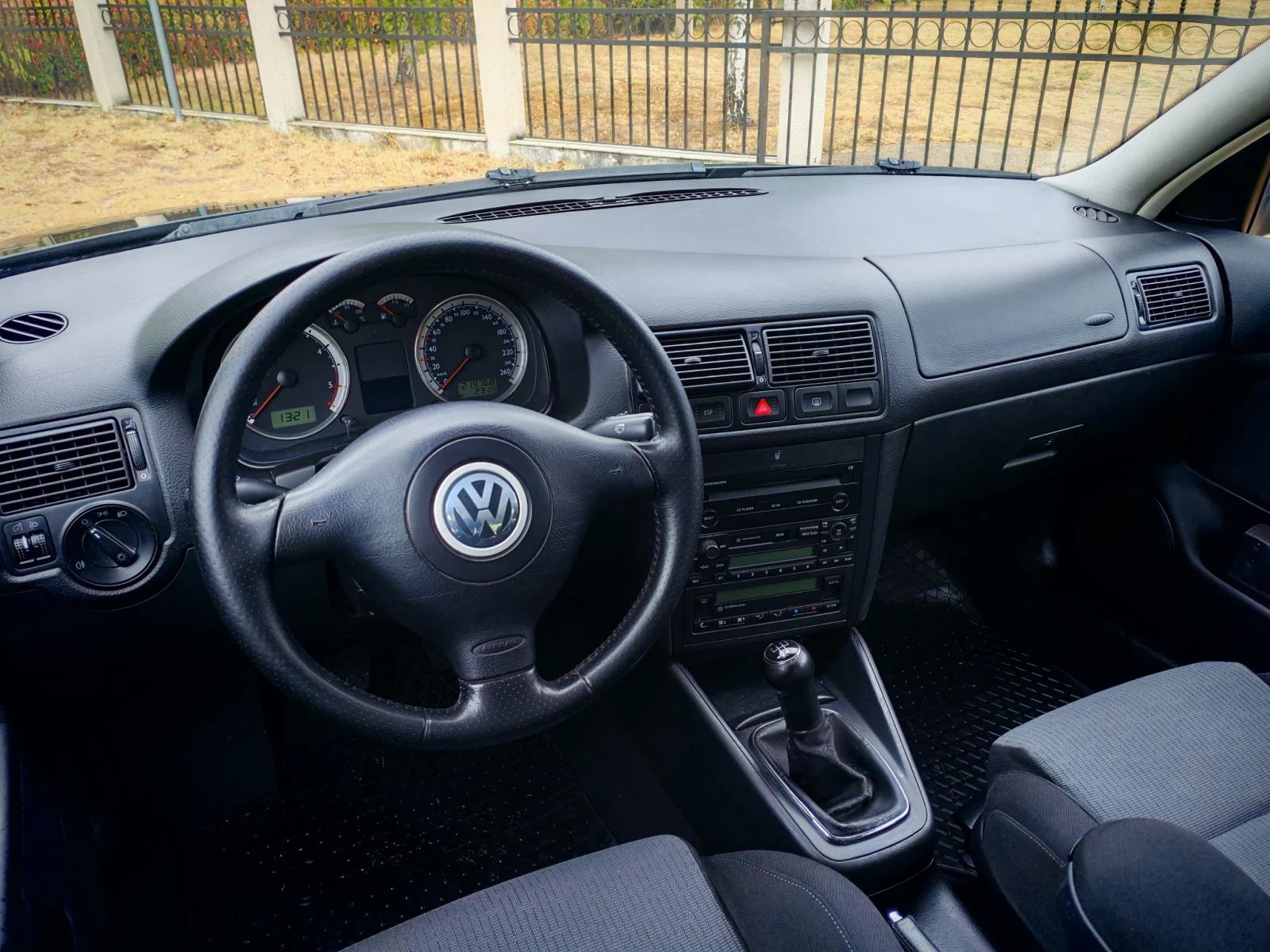 VW Golf 1.9TDI(90)* GT-EDITION* НОВ ВНОС* , снимка 14 - Автомобили и джипове - 56232731