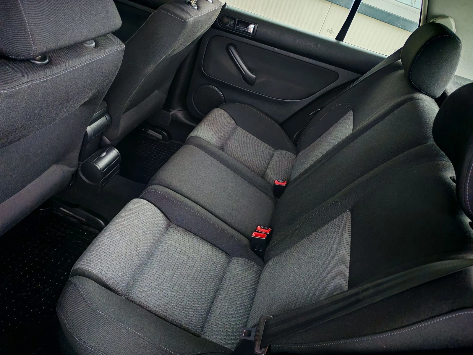 VW Golf 1.9TDI(90)* GT-EDITION* НОВ ВНОС* , снимка 15 - Автомобили и джипове - 56232731
