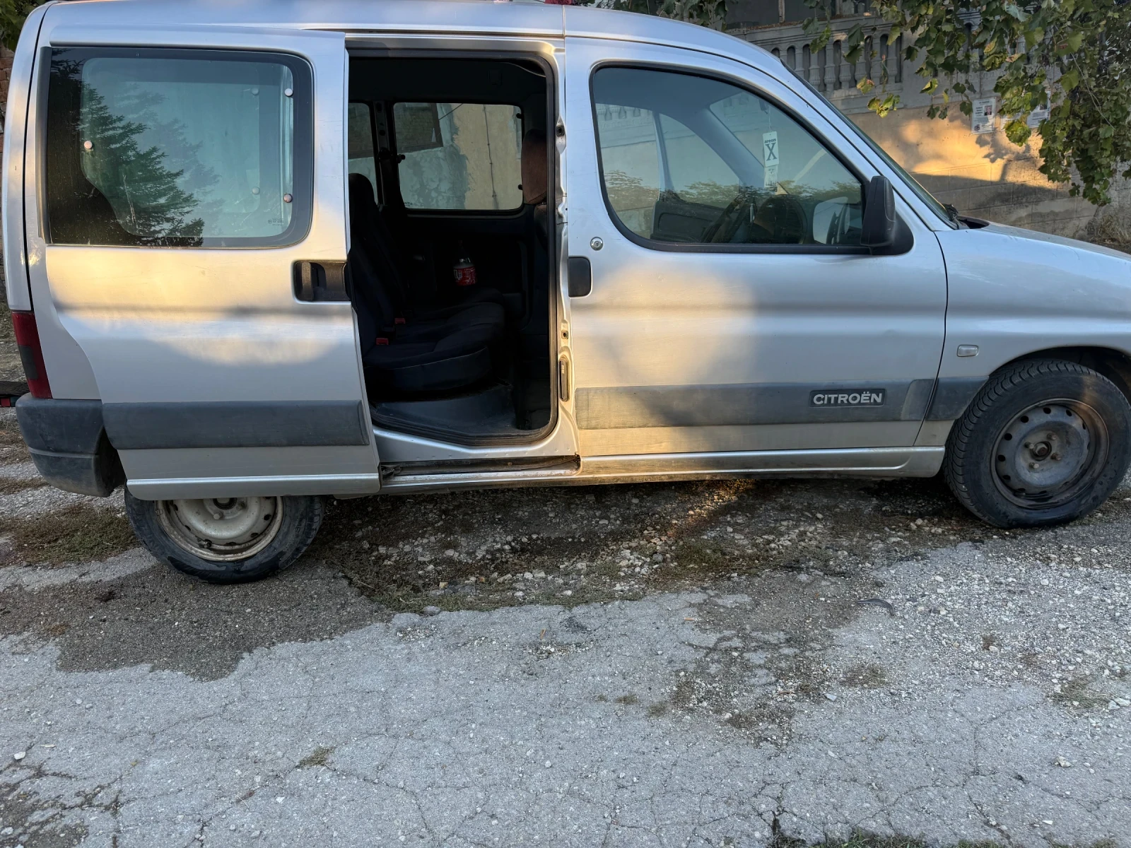 Citroen Berlingo 1.4, снимка 3 - Автомобили и джипове - 56348664