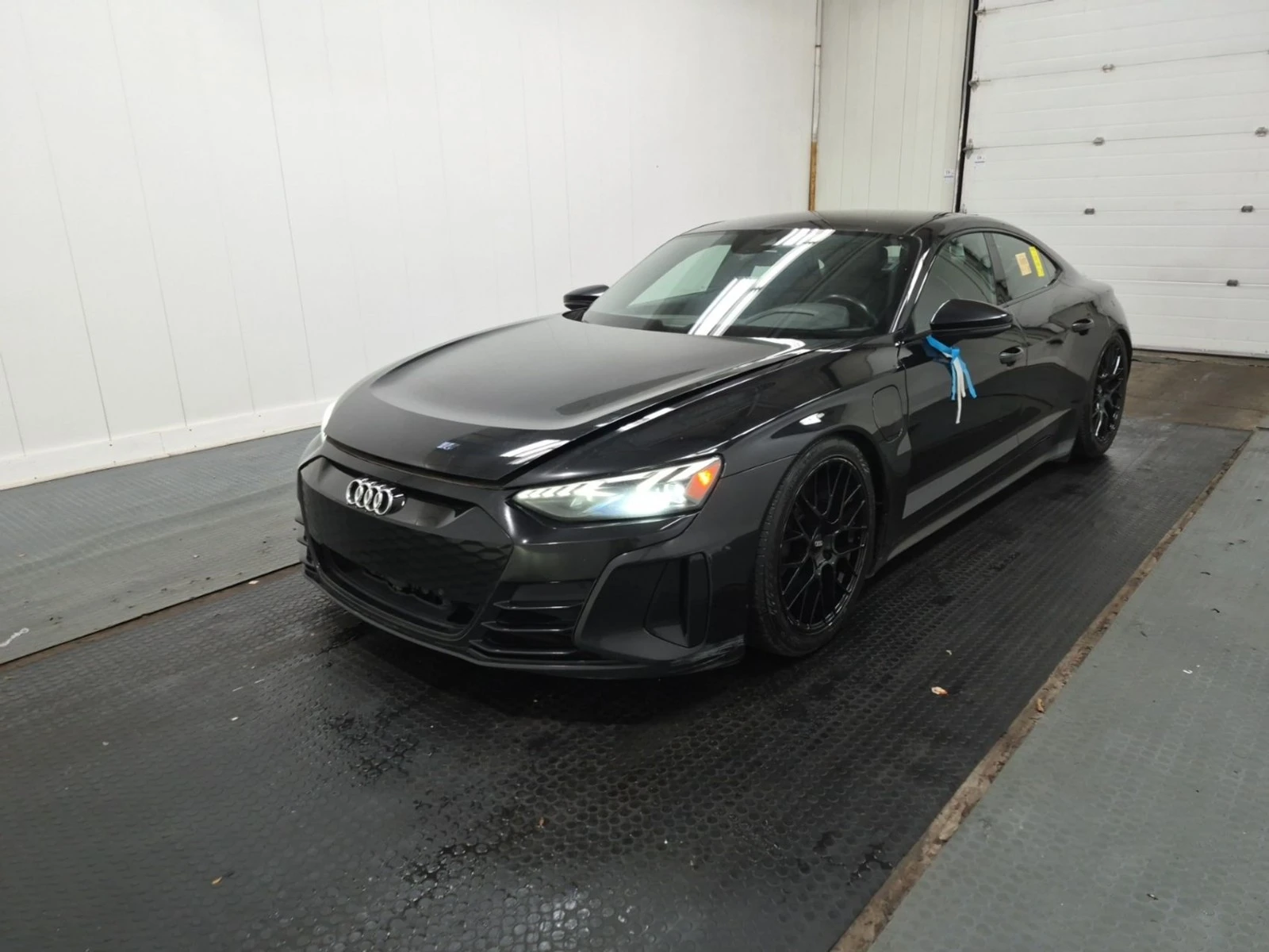 Audi E-Tron GT Matrix LED* Bang & Olufsen  3D* Performance Batter, снимка 2 - Автомобили и джипове - 56736351
