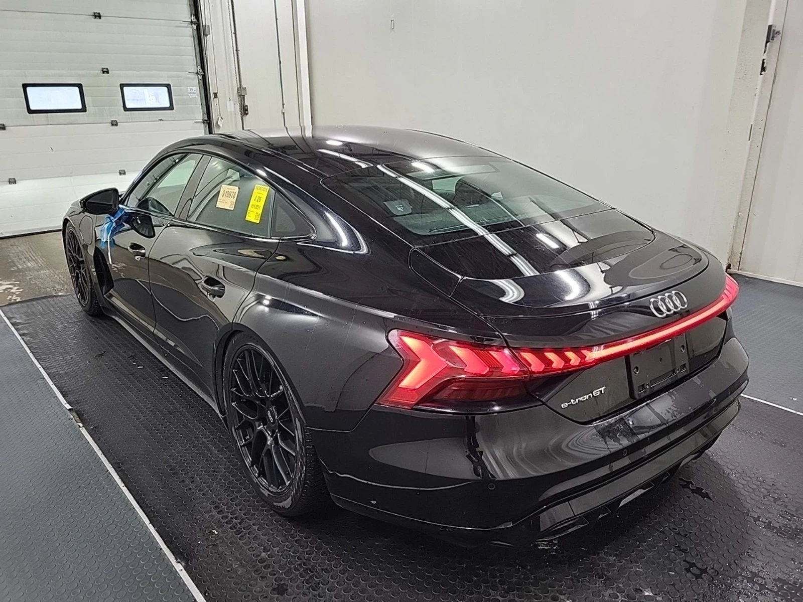 Audi E-Tron GT Matrix LED* Bang & Olufsen  3D* Performance Batter, снимка 4 - Автомобили и джипове - 56736351