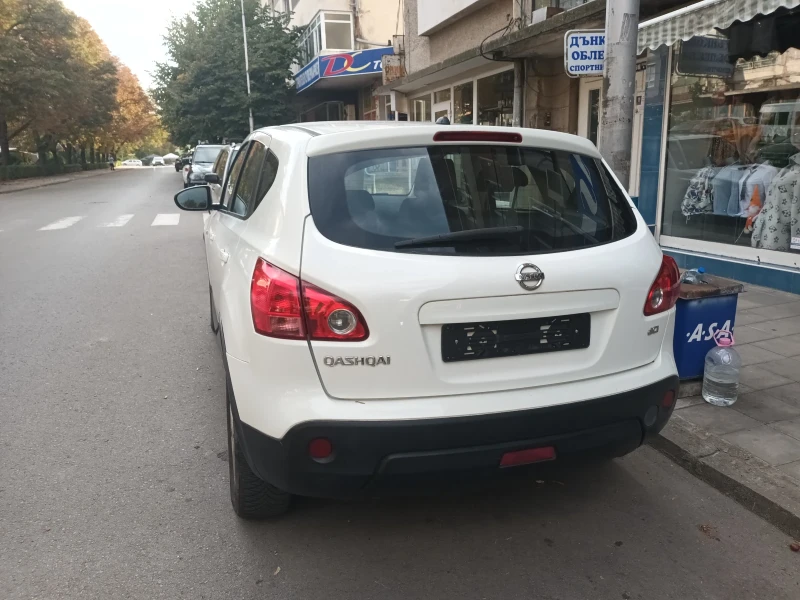 Nissan Qashqai 1.5dci, снимка 5 - Автомобили и джипове - 47517254