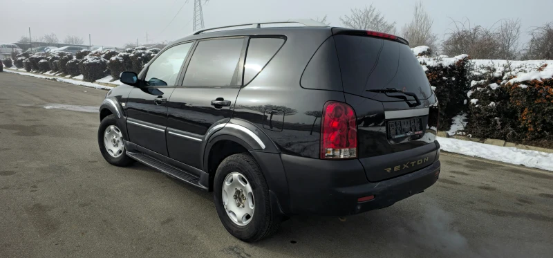 SsangYong Rexton 2.7XDI, снимка 2 - Автомобили и джипове - 48754609